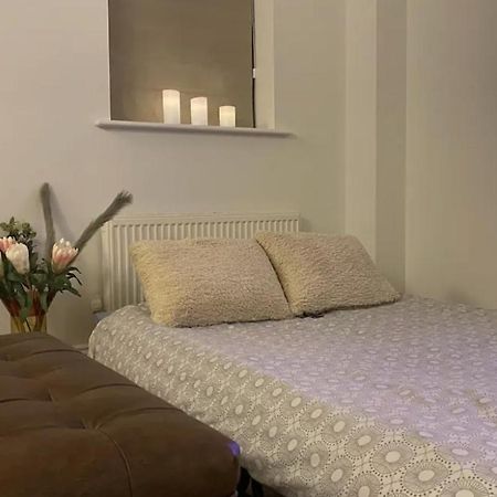 Modern Town House In Cotswolds - 3 Double Bedrooms Witney Zewnętrze zdjęcie