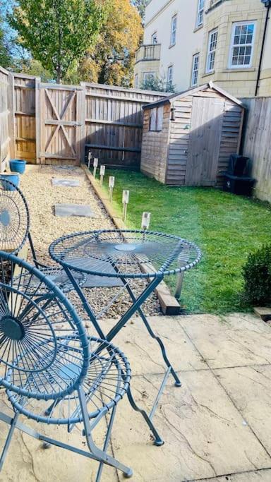 Modern Town House In Cotswolds - 3 Double Bedrooms Witney Zewnętrze zdjęcie
