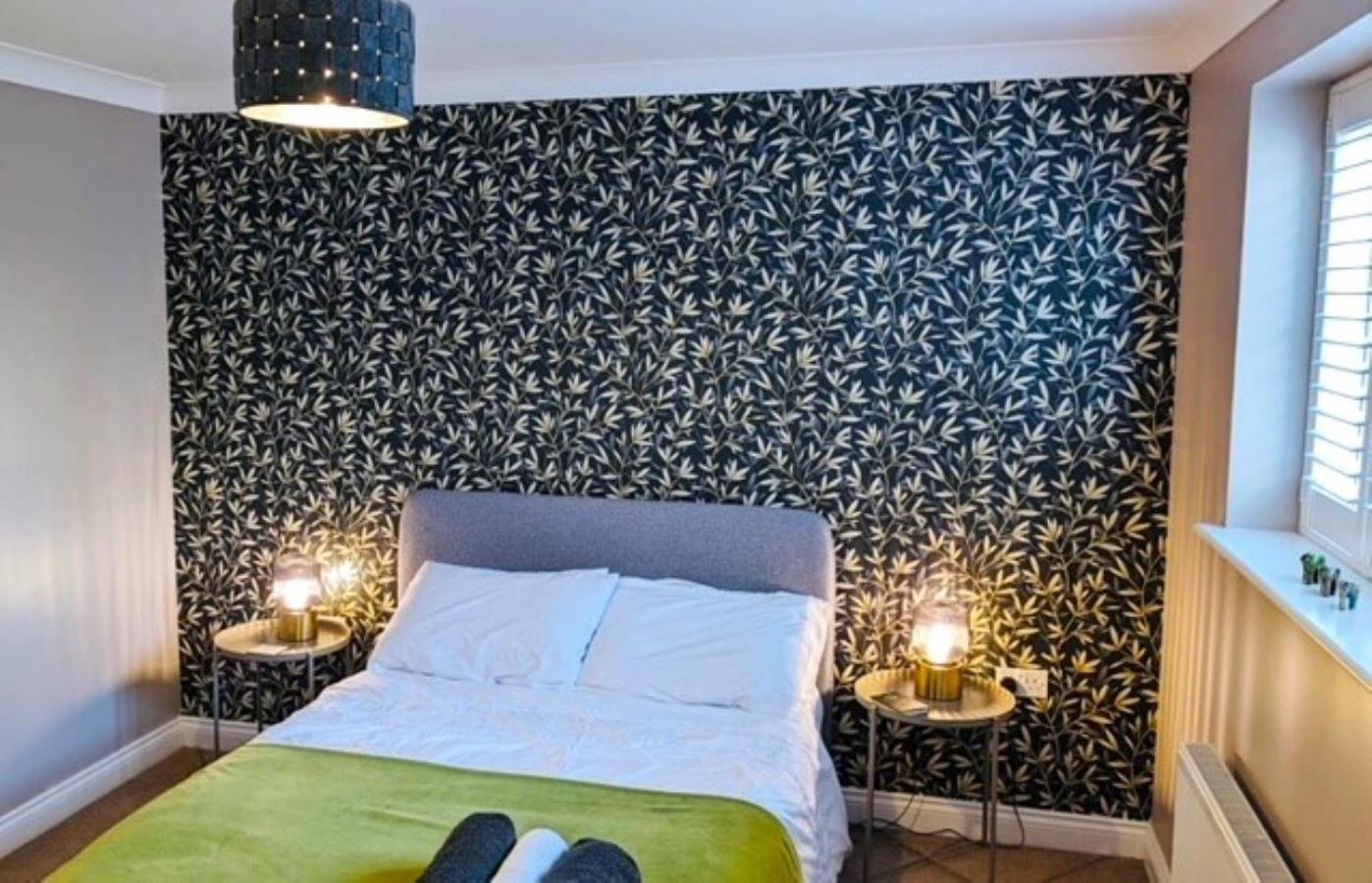 Modern Town House In Cotswolds - 3 Double Bedrooms Witney Zewnętrze zdjęcie