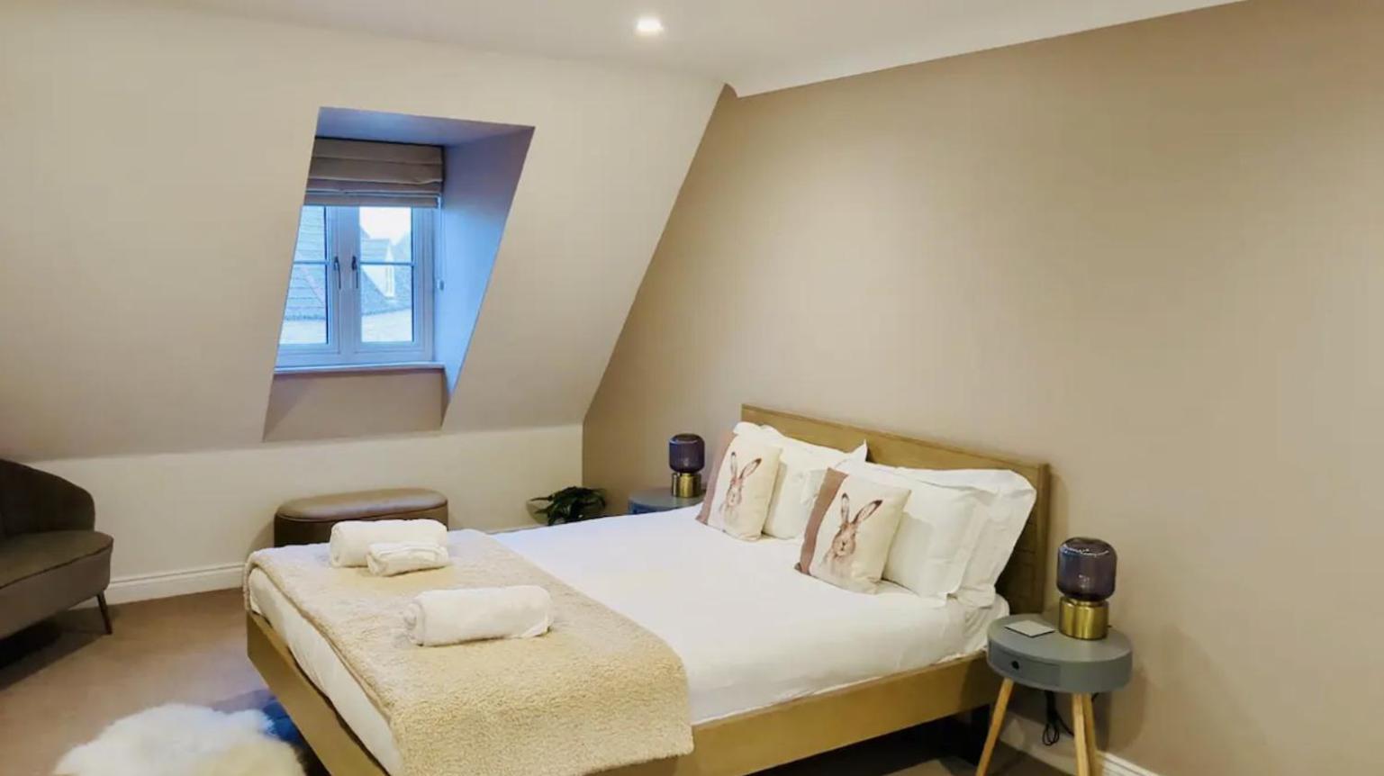 Modern Town House In Cotswolds - 3 Double Bedrooms Witney Zewnętrze zdjęcie