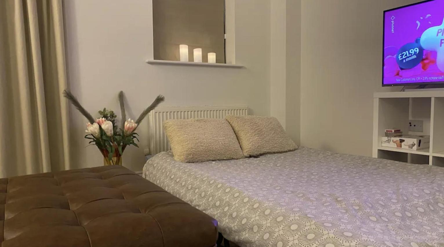 Modern Town House In Cotswolds - 3 Double Bedrooms Witney Zewnętrze zdjęcie